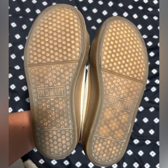 Old Navy toddlers cream colored high-top shoes w/ laces- size 12 - Picture 8 of 8